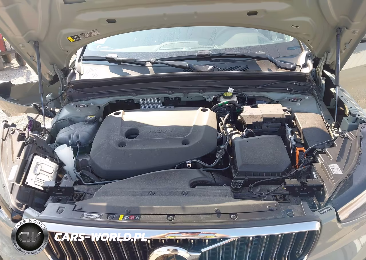2025 Volvo Xc40 B5 Core Bright Theme VIN:YV4L12UJ8S2570180 - 10
