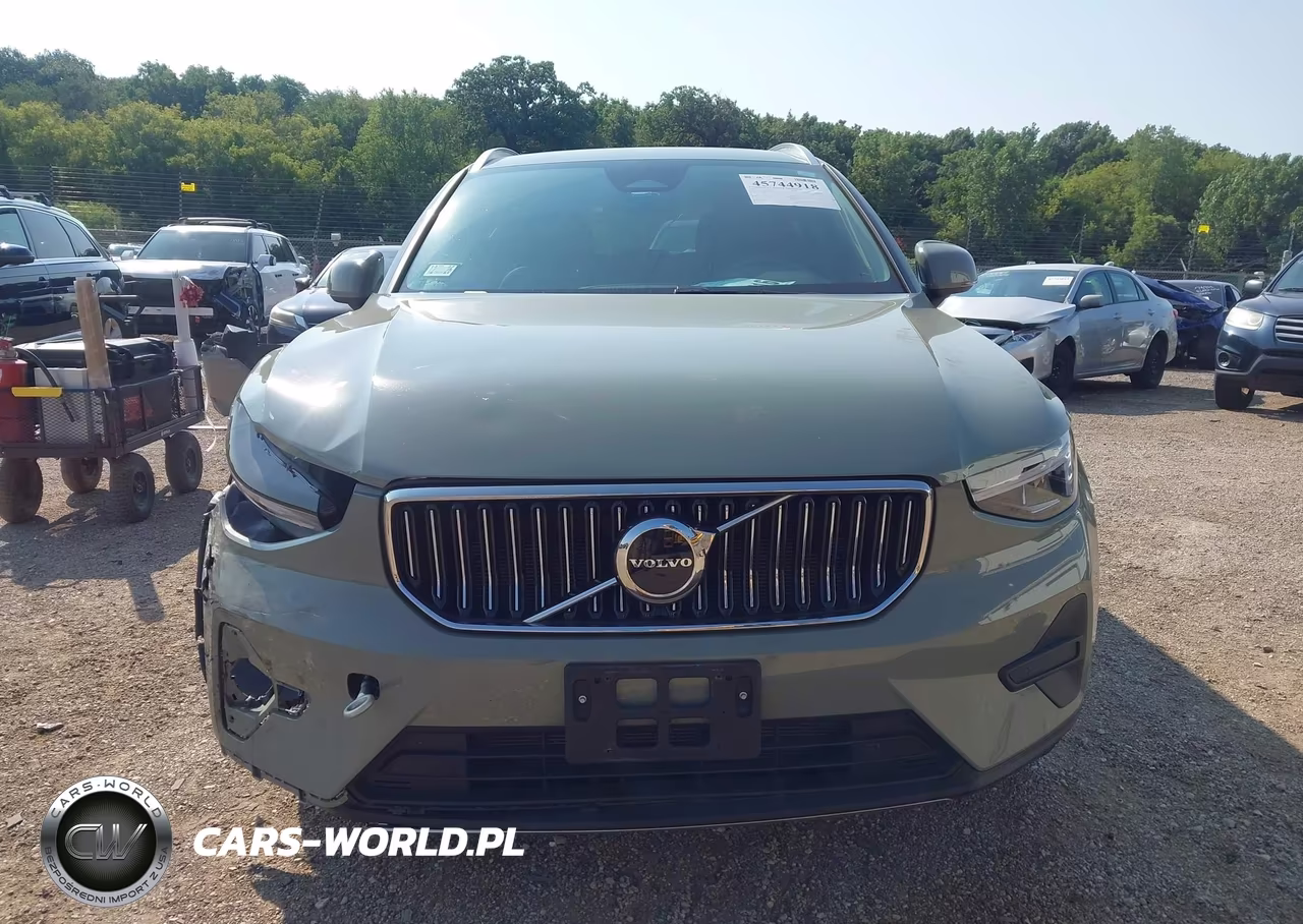 2025 Volvo Xc40 B5 Core Bright Theme VIN:YV4L12UJ8S2570180 - 12