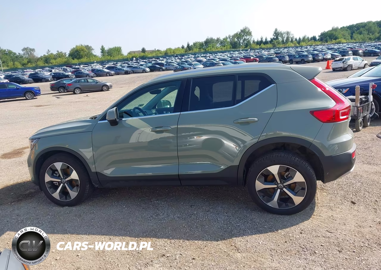 2025 Volvo Xc40 B5 Core Bright Theme VIN:YV4L12UJ8S2570180 - 14