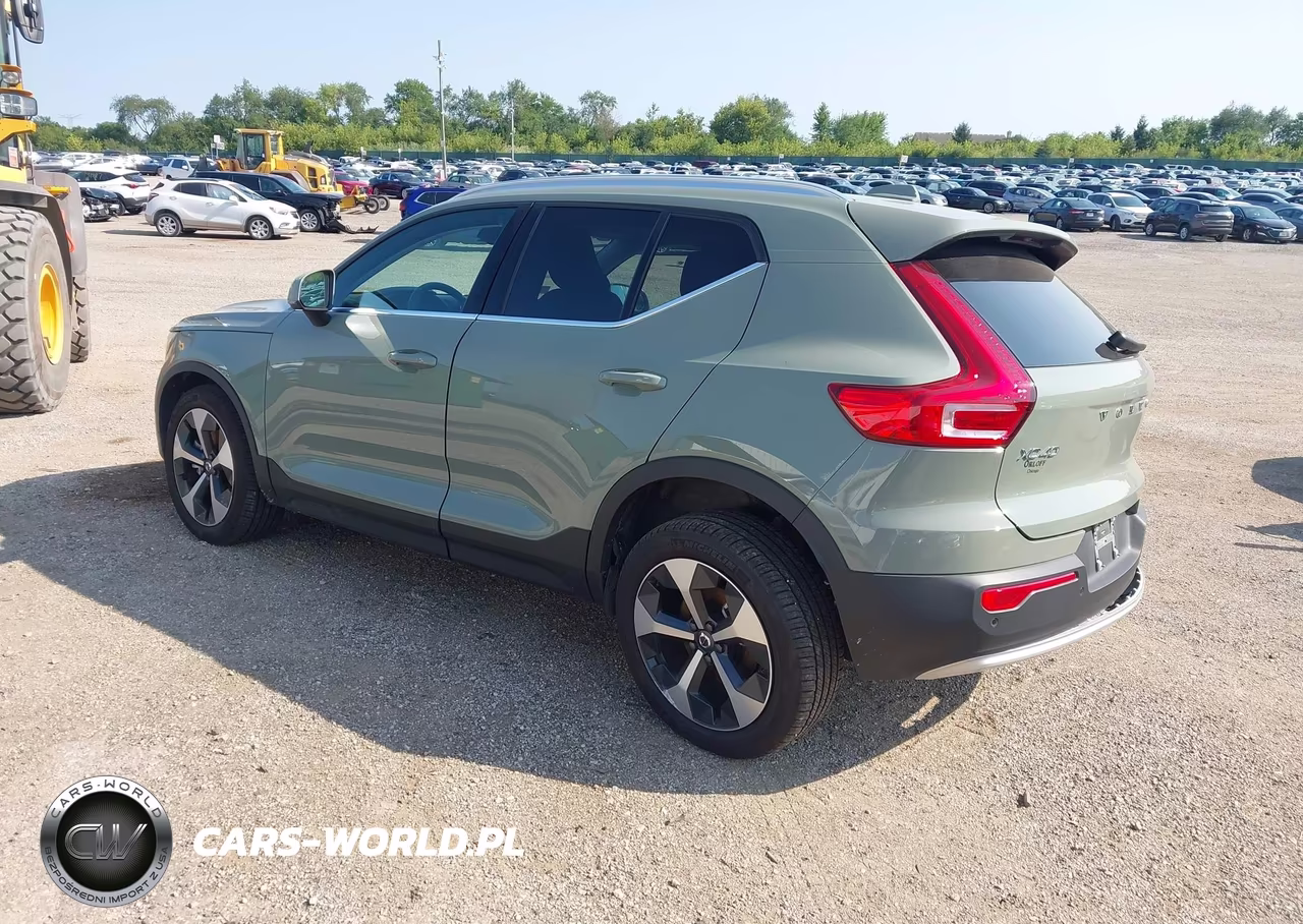 2025 Volvo Xc40 B5 Core Bright Theme VIN:YV4L12UJ8S2570180 - 3