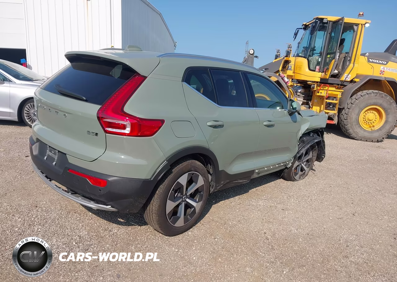 2025 Volvo Xc40 B5 Core Bright Theme VIN:YV4L12UJ8S2570180 - 4