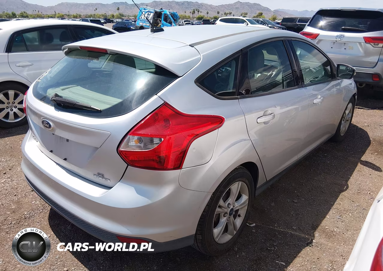 2014 Ford Focus Se VIN:1FADP3K26EL410178 - 4