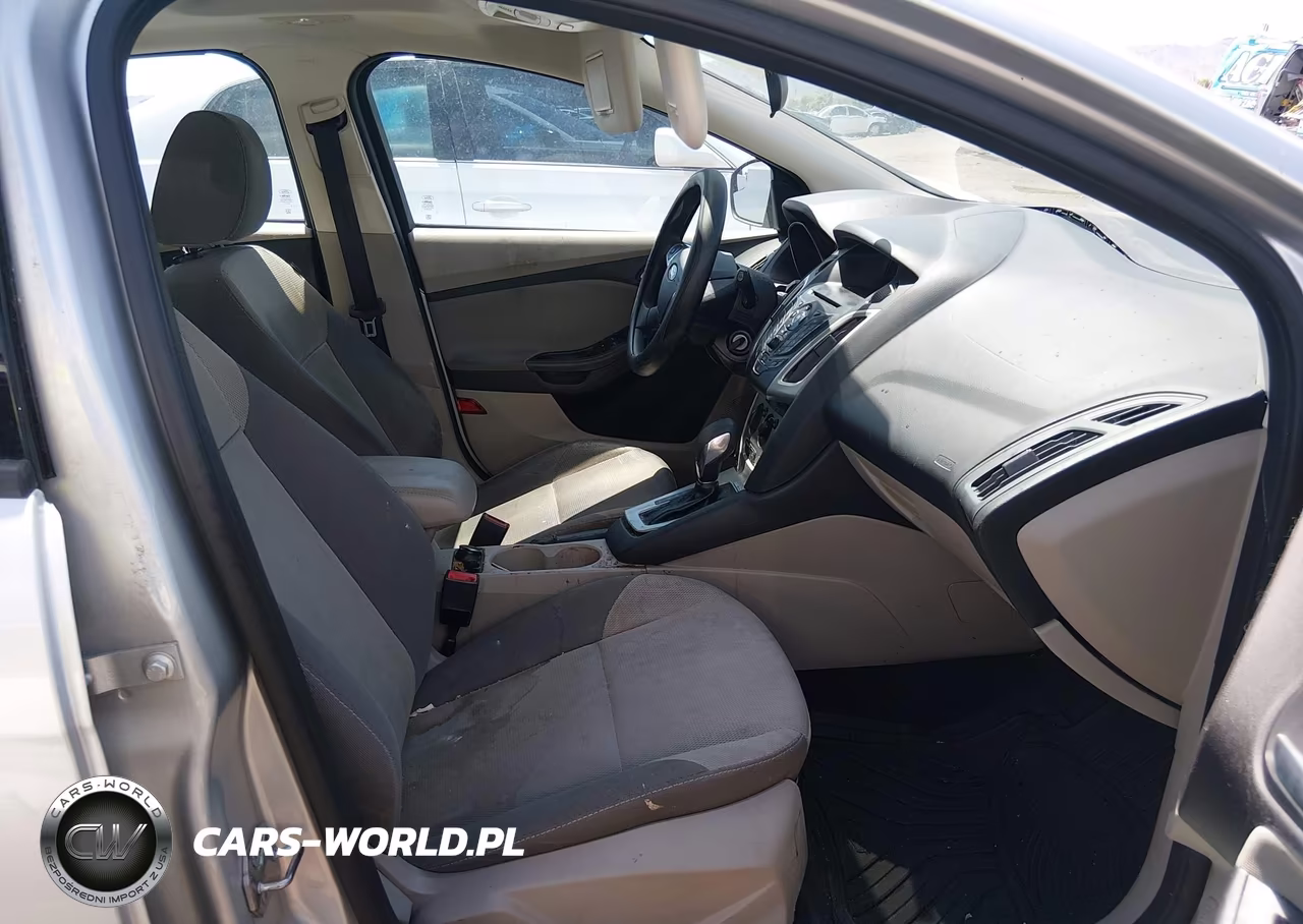 2014 Ford Focus Se VIN:1FADP3K26EL410178 - 5