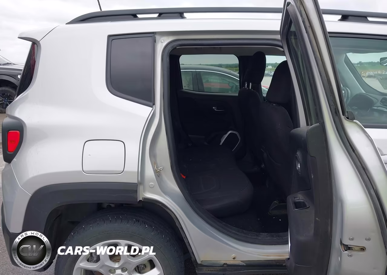 2018 Jeep Renegade Latitude 4X4 VIN:ZACCJBBB7JPH68946 - 8