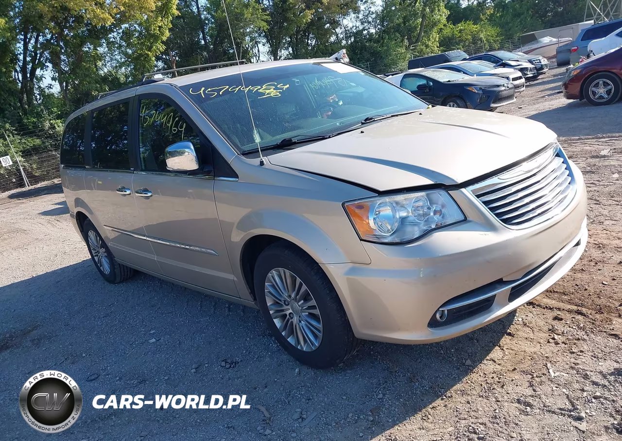 2013 Chrysler Town & Country Touring-L – zdjęcie 1 z 16