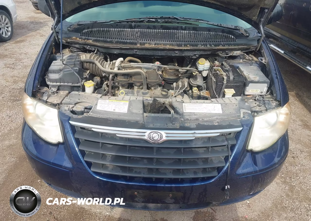 2005 Chrysler Town & Country Touring VIN:2C4GP54L95R315517 - 10