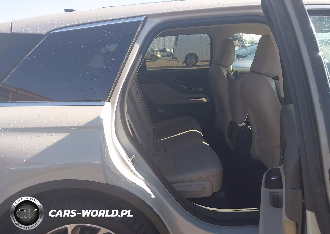2023 Lincoln Corsair Standard VIN:5LMCJ1CA4PUL05131 - 8