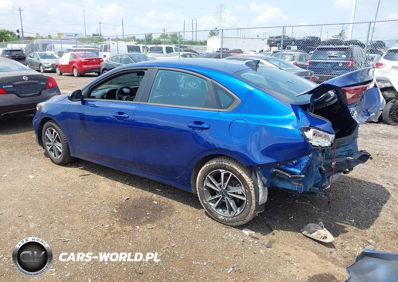 2023 Kia Forte Lxs VIN:3KPF24AD7PE602747 - 3