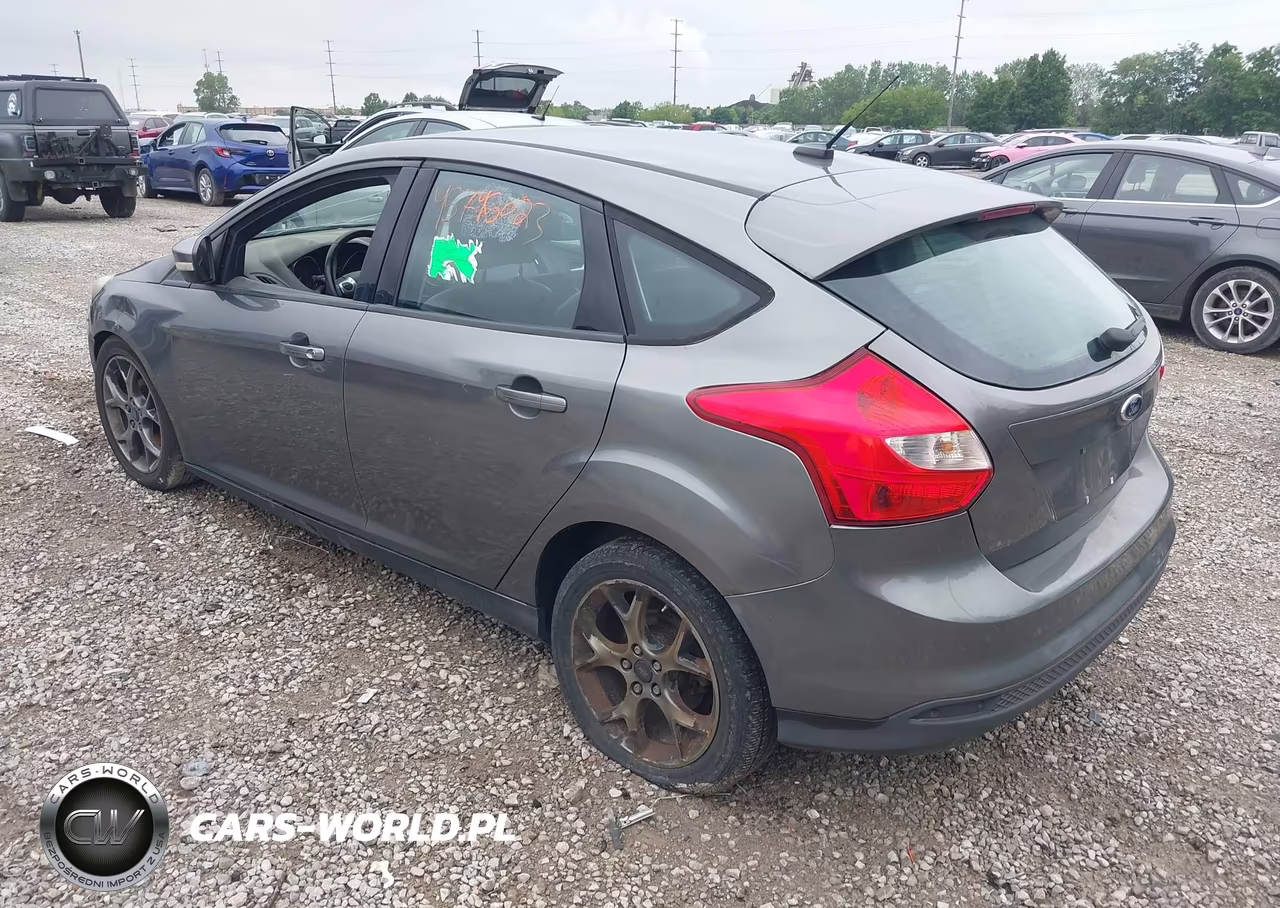 2014 Ford Focus Se VIN:1FADP3K29EL333628 - 3