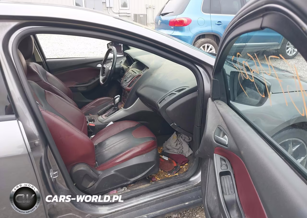 2014 Ford Focus Se VIN:1FADP3K29EL333628 - 5