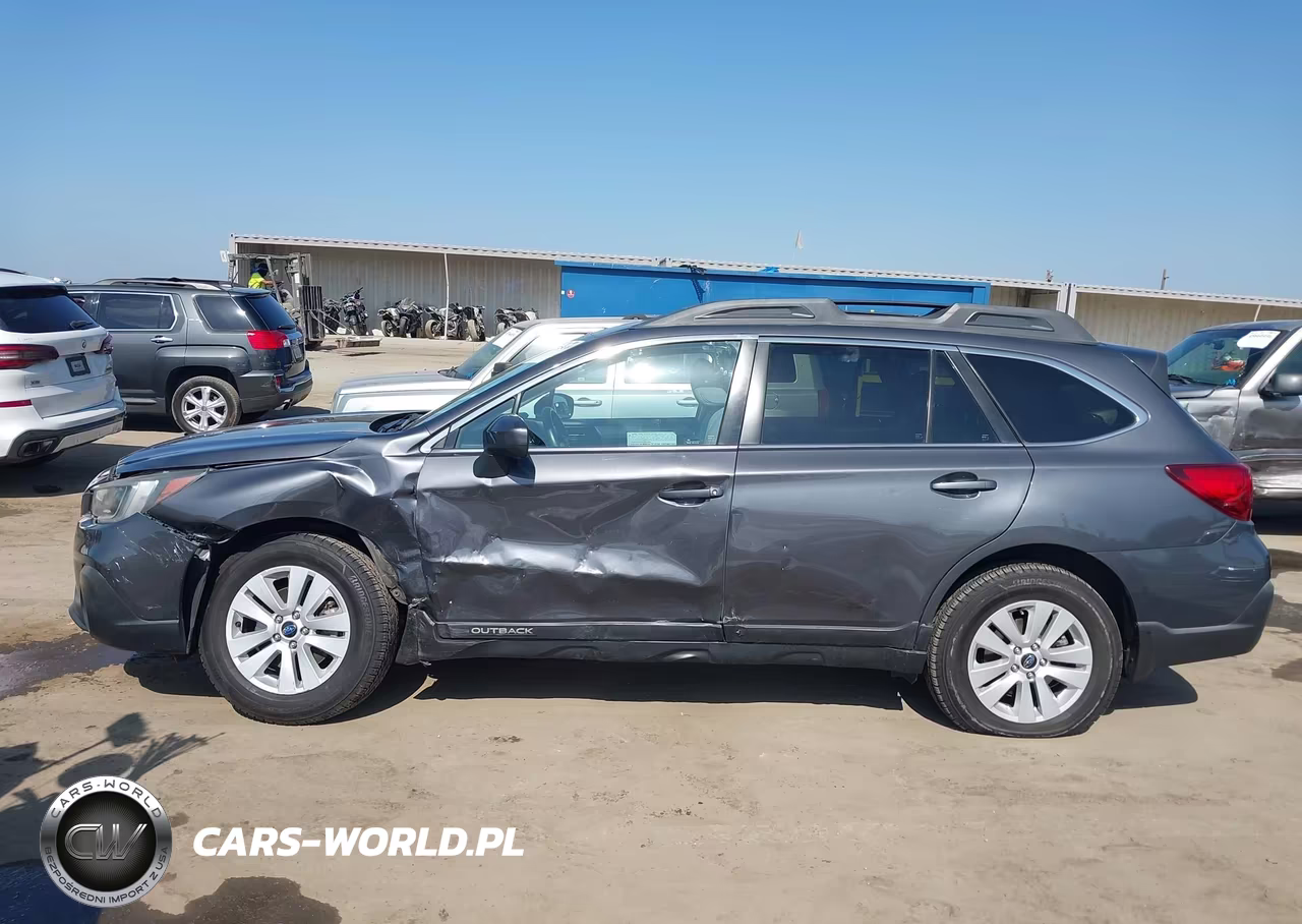 2019 Subaru Outback 2.5I Premium VIN:4S4BSAFC4K3389832 - 14