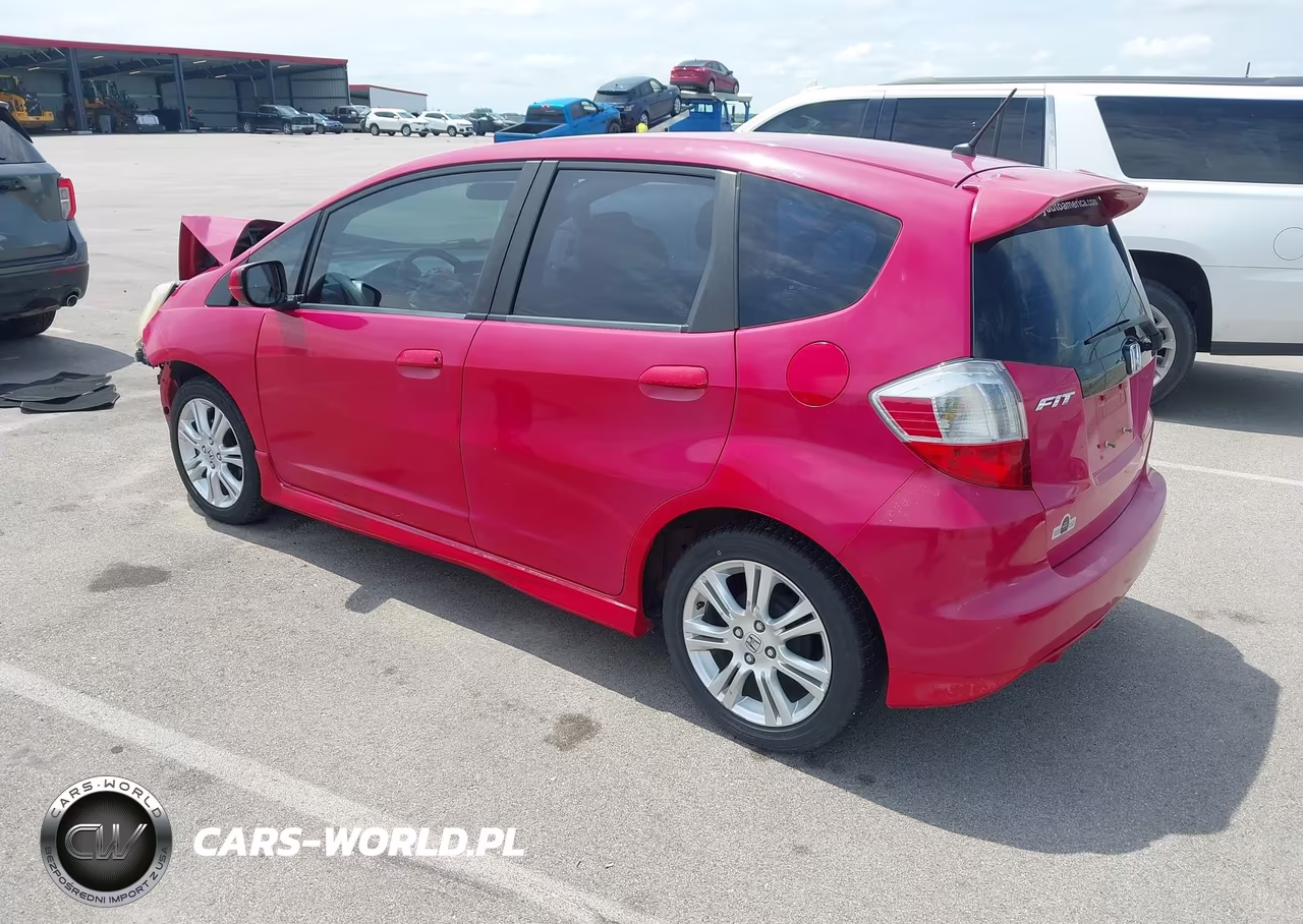 2010 Honda Fit Sport VIN:JHMGE8H48AC003622 - 3