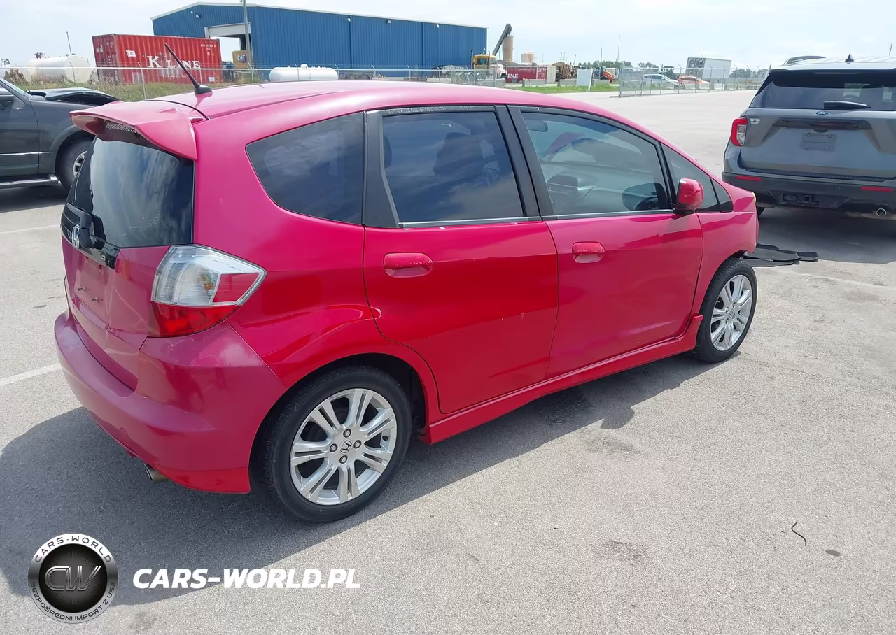 2010 Honda Fit Sport VIN:JHMGE8H48AC003622 - 4
