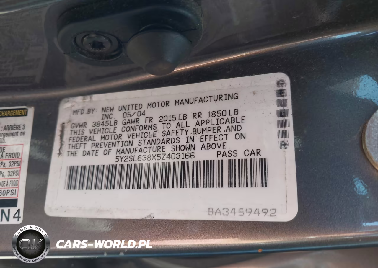 2005 Pontiac Vibe VIN:5Y2SL638X5Z403166 - 9