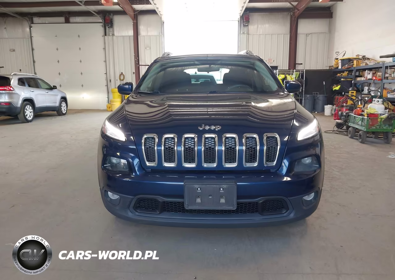 2018 Jeep Cherokee Latitude 4X4 VIN:1C4PJMCB3JD531879 - 13