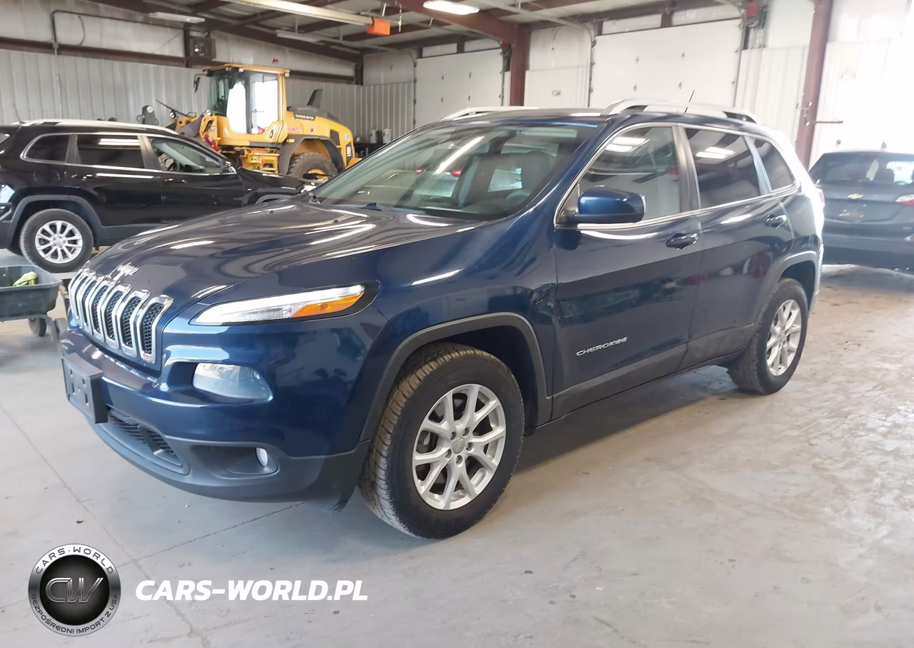 2018 Jeep Cherokee Latitude 4X4 VIN:1C4PJMCB3JD531879 - 2