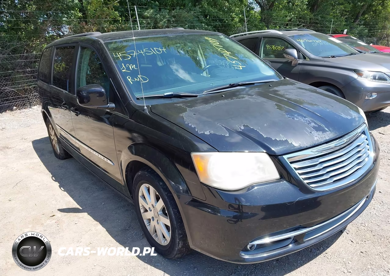 2014 Chrysler Town & Country Touring – zdjęcie 1 z 11