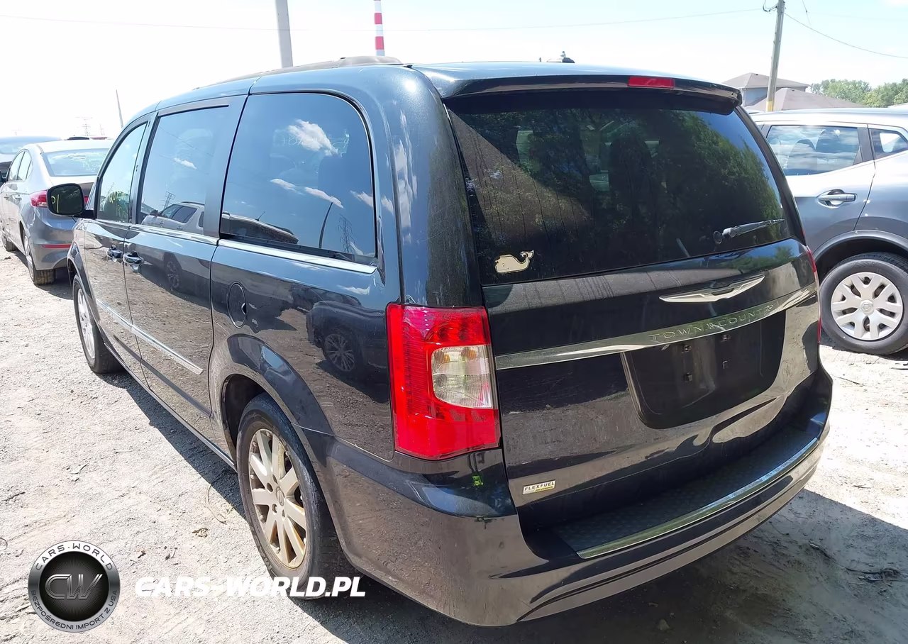 2014 Chrysler Town & Country Touring VIN:2C4RC1BG1ER386942 - 3
