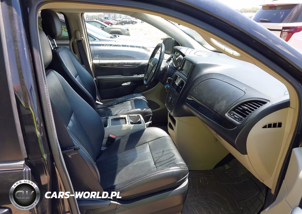 2014 Chrysler Town & Country Touring VIN:2C4RC1BG1ER386942 - 5