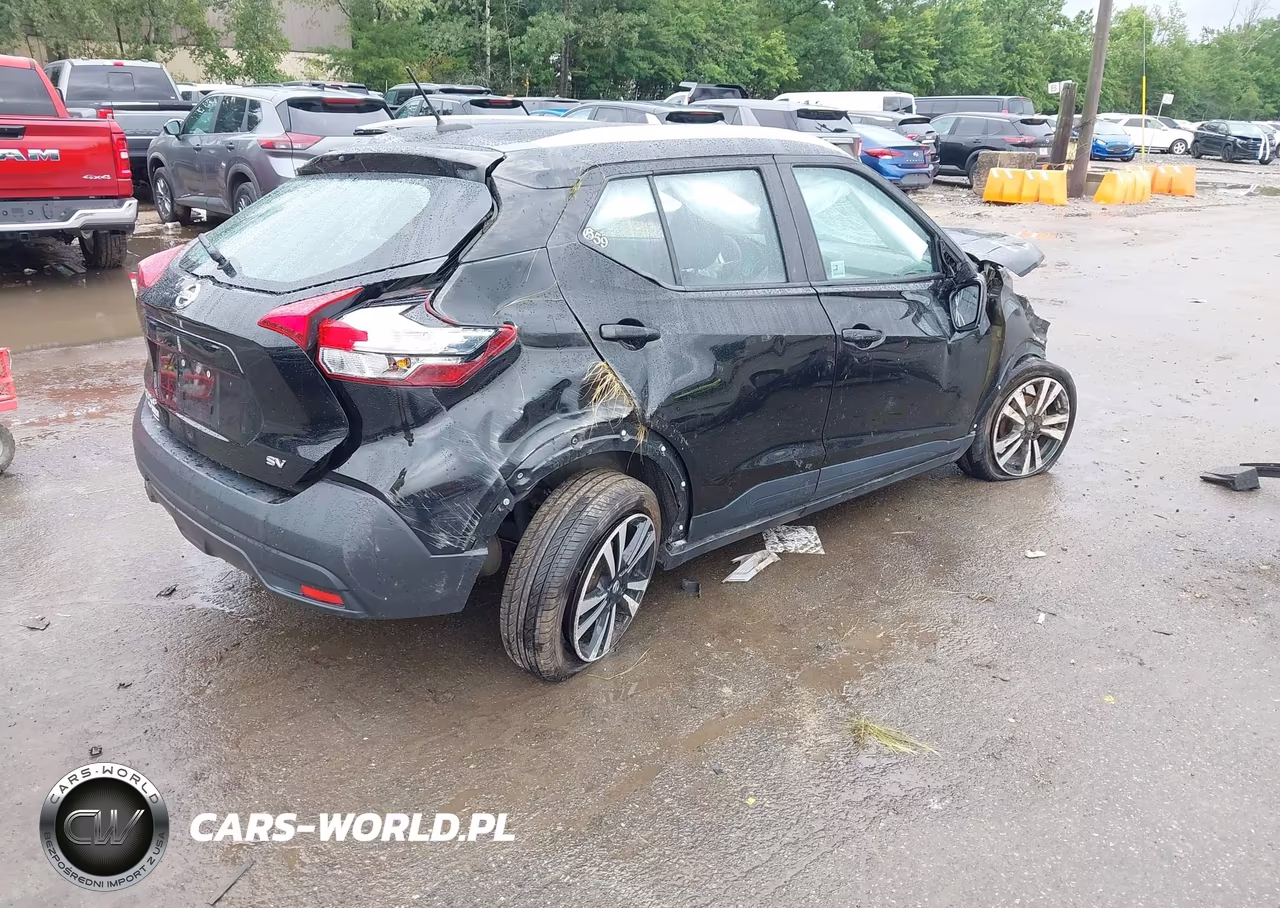 2018 Nissan Kicks Sv VIN:3N1CP5CU3JL540423 - 4