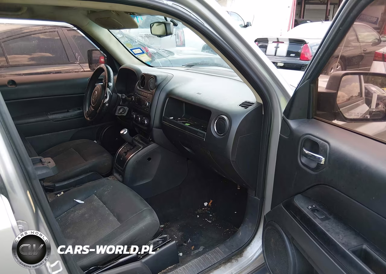 2015 Jeep Patriot Sport VIN:1C4NJPBBXFD204381 - 5