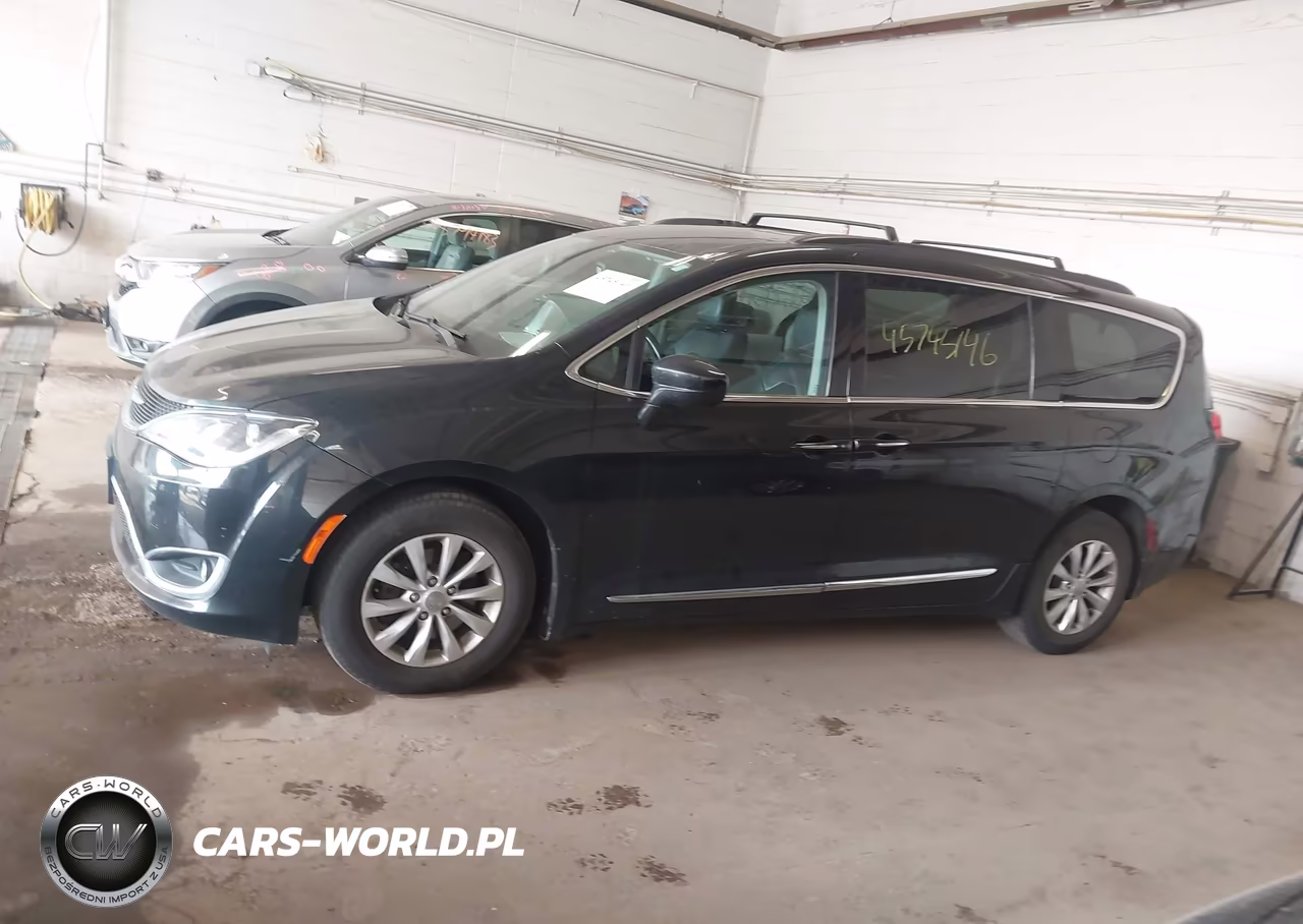 2017 Chrysler Pacifica Touring-L VIN:2C4RC1BG4HR517186 - 14