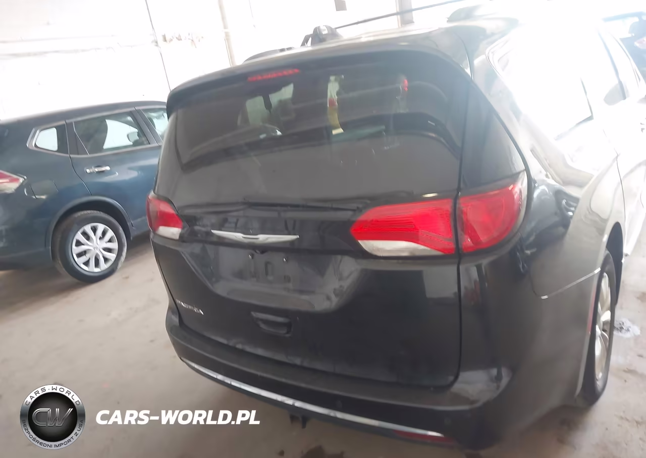 2017 Chrysler Pacifica Touring-L VIN:2C4RC1BG4HR517186 - 16