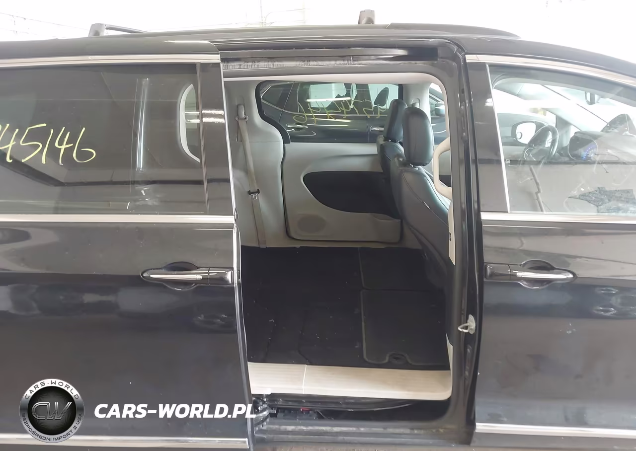 2017 Chrysler Pacifica Touring-L VIN:2C4RC1BG4HR517186 - 8