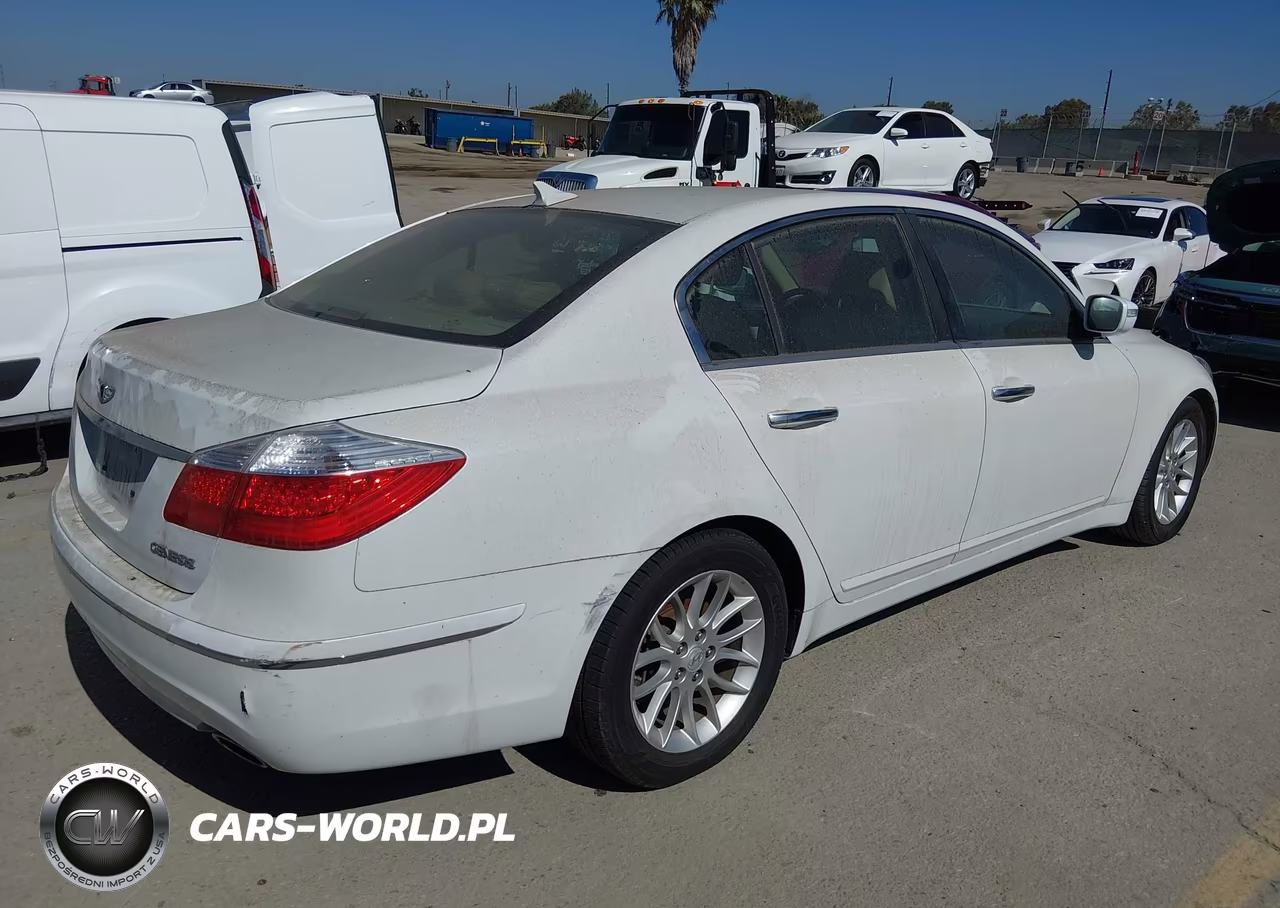 2011 Hyundai Genesis 3.8 VIN:KMHGC4DEXBU113559 - 4