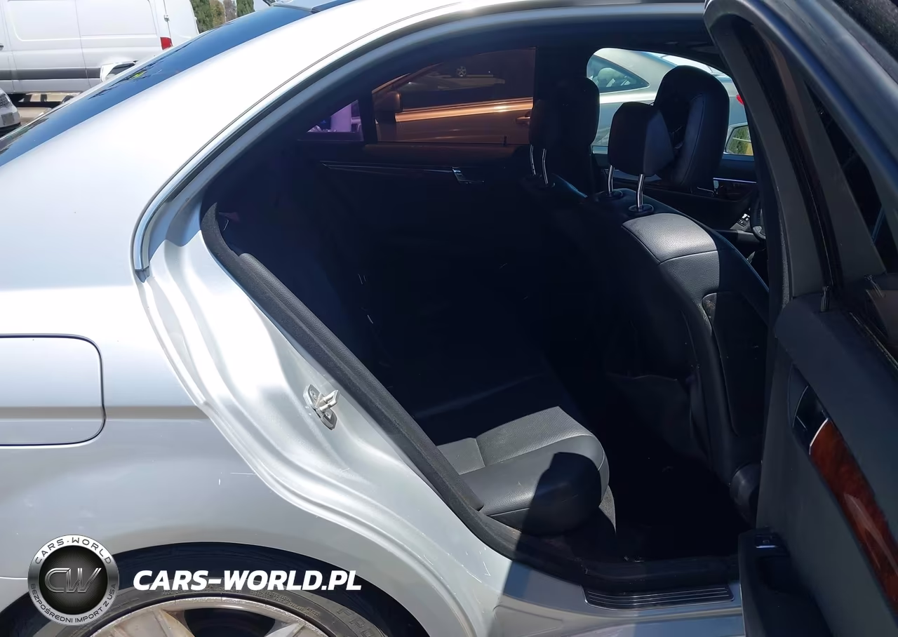 2011 Mercedes-Benz C 300 Sport VIN:WDDGF5EB6BA465471 - 8