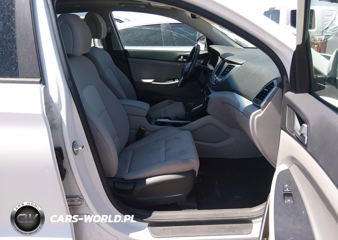 2018 Hyundai Tucson Value VIN:KM8J33A26JU639860 - 5