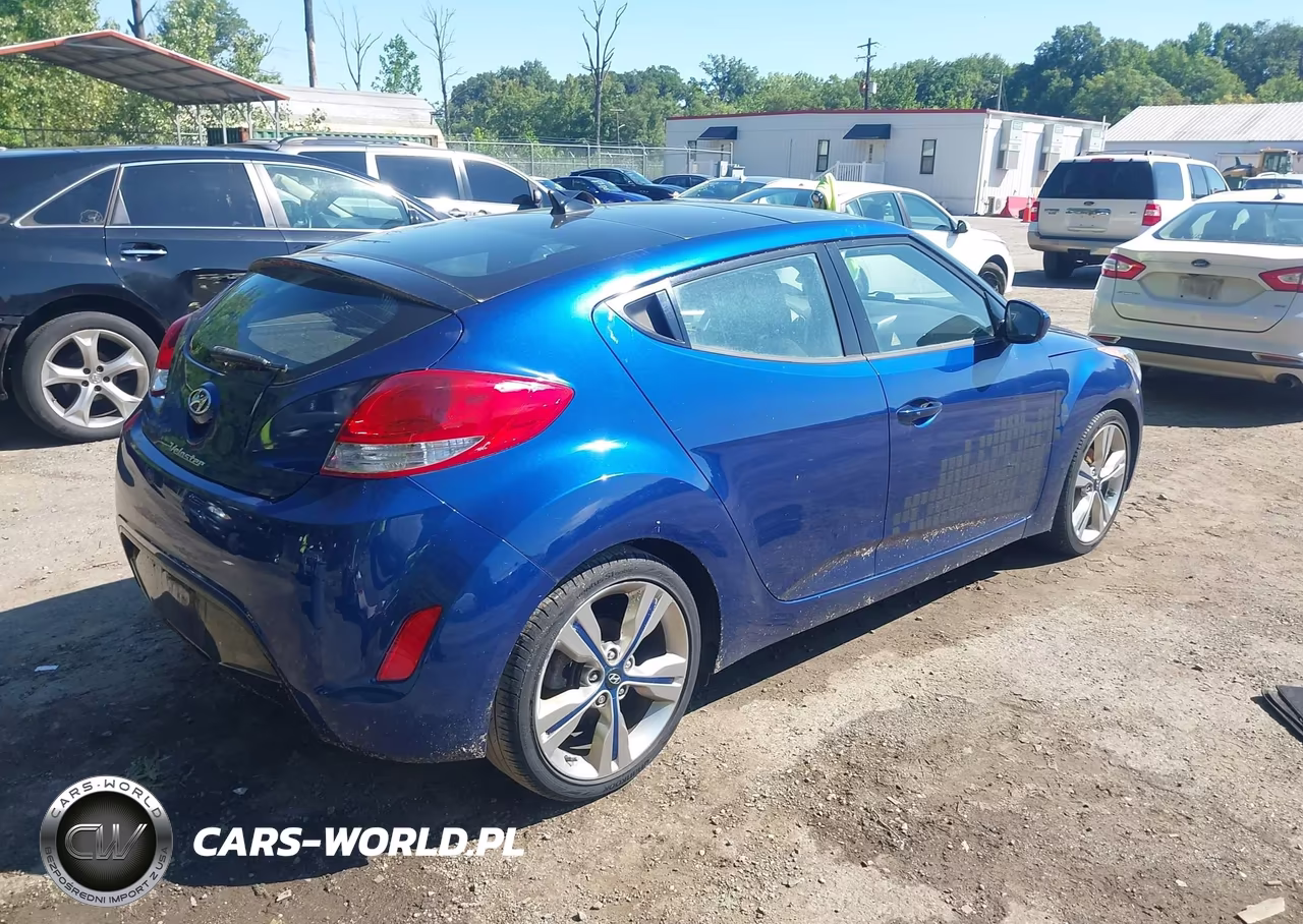 2017 Hyundai Veloster Value Edition VIN:KMHTC6ADXHU321133 - 4