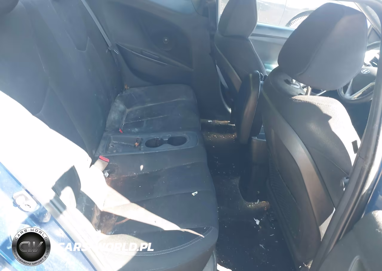 2017 Hyundai Veloster Value Edition VIN:KMHTC6ADXHU321133 - 8
