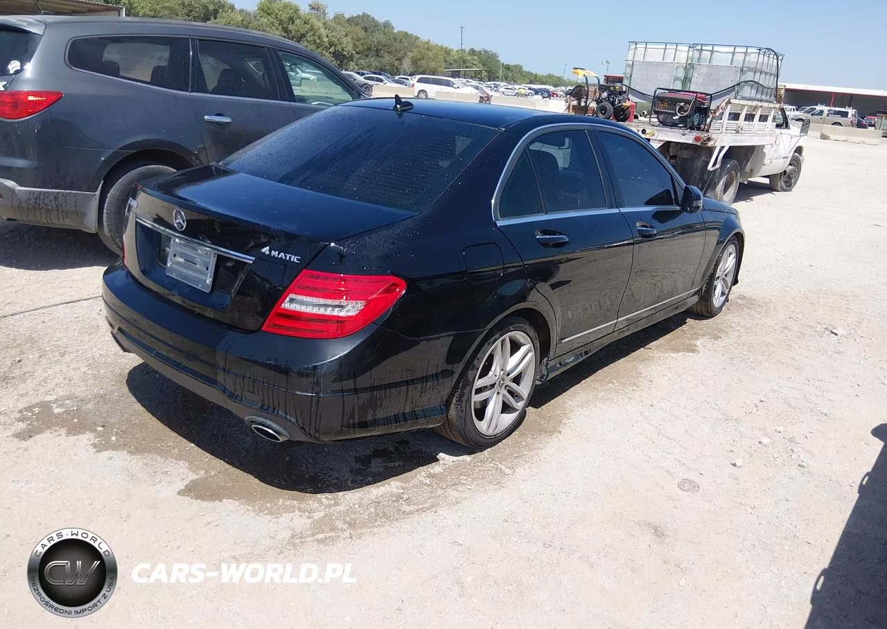 2012 Mercedes-Benz C 300 Sport 4Matic VIN:WDDGF8BB2CF923632 - 4
