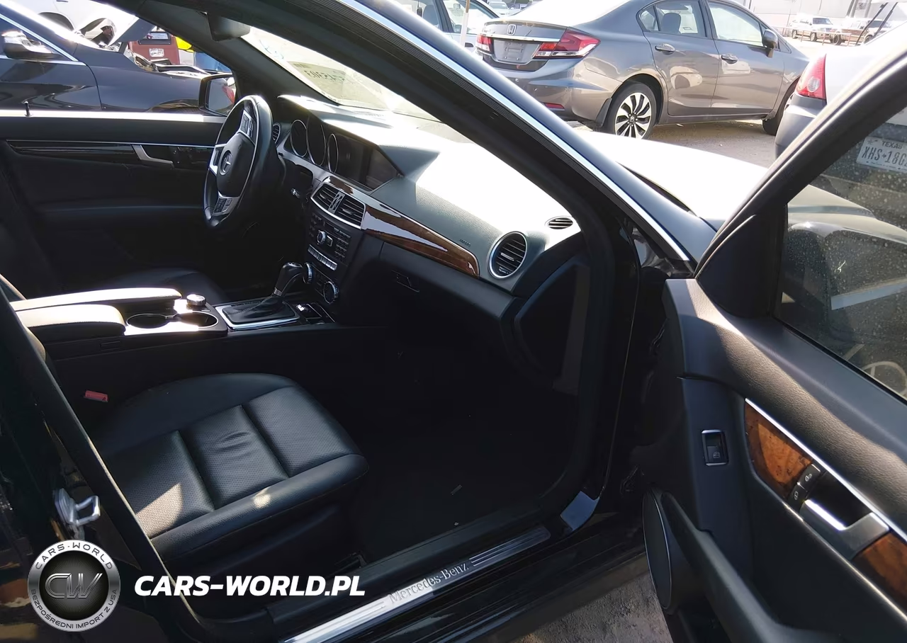 2012 Mercedes-Benz C 300 Sport 4Matic VIN:WDDGF8BB2CF923632 - 5