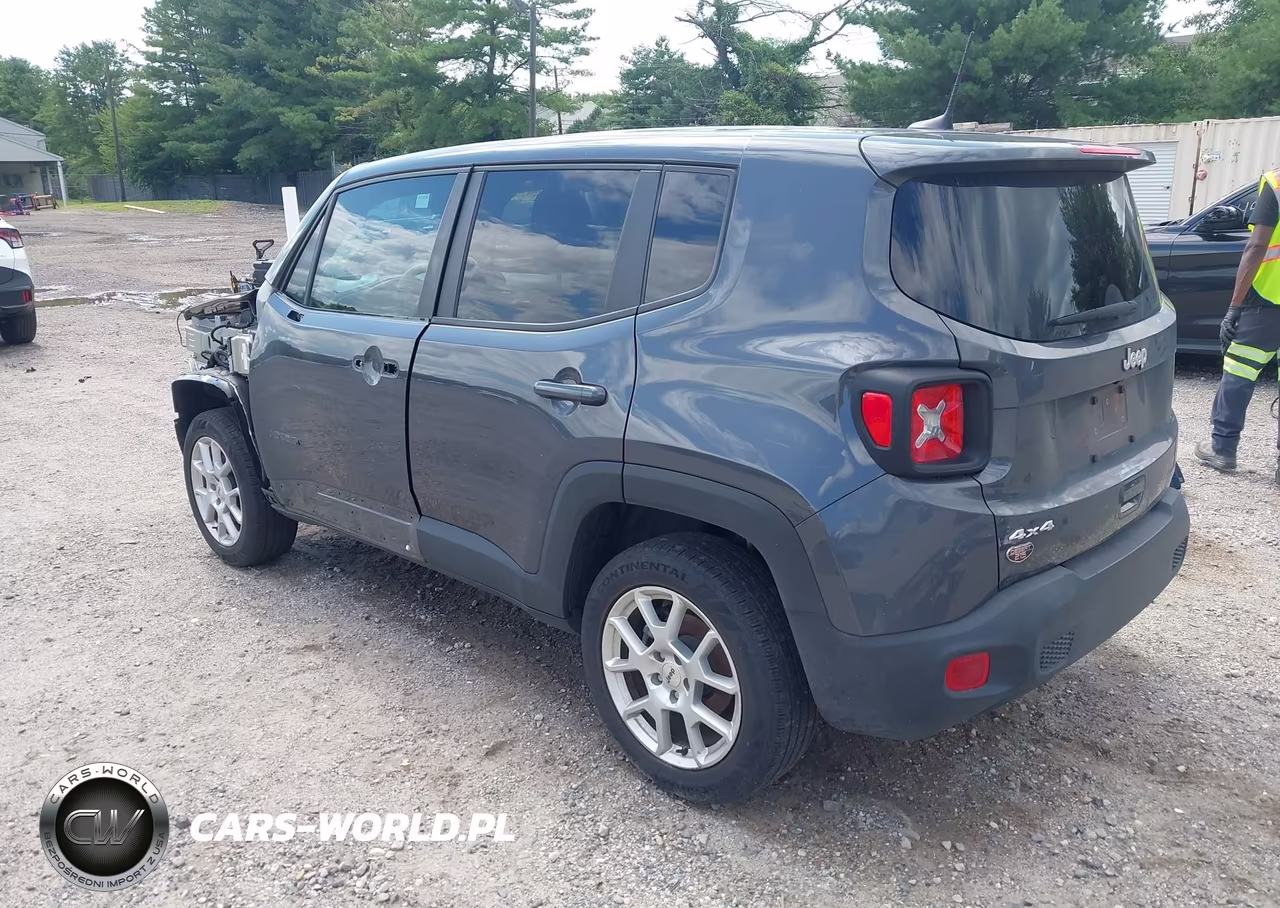 2023 Jeep Renegade Latitude 4X4 VIN:ZACNJDB17PPP24978 - 3