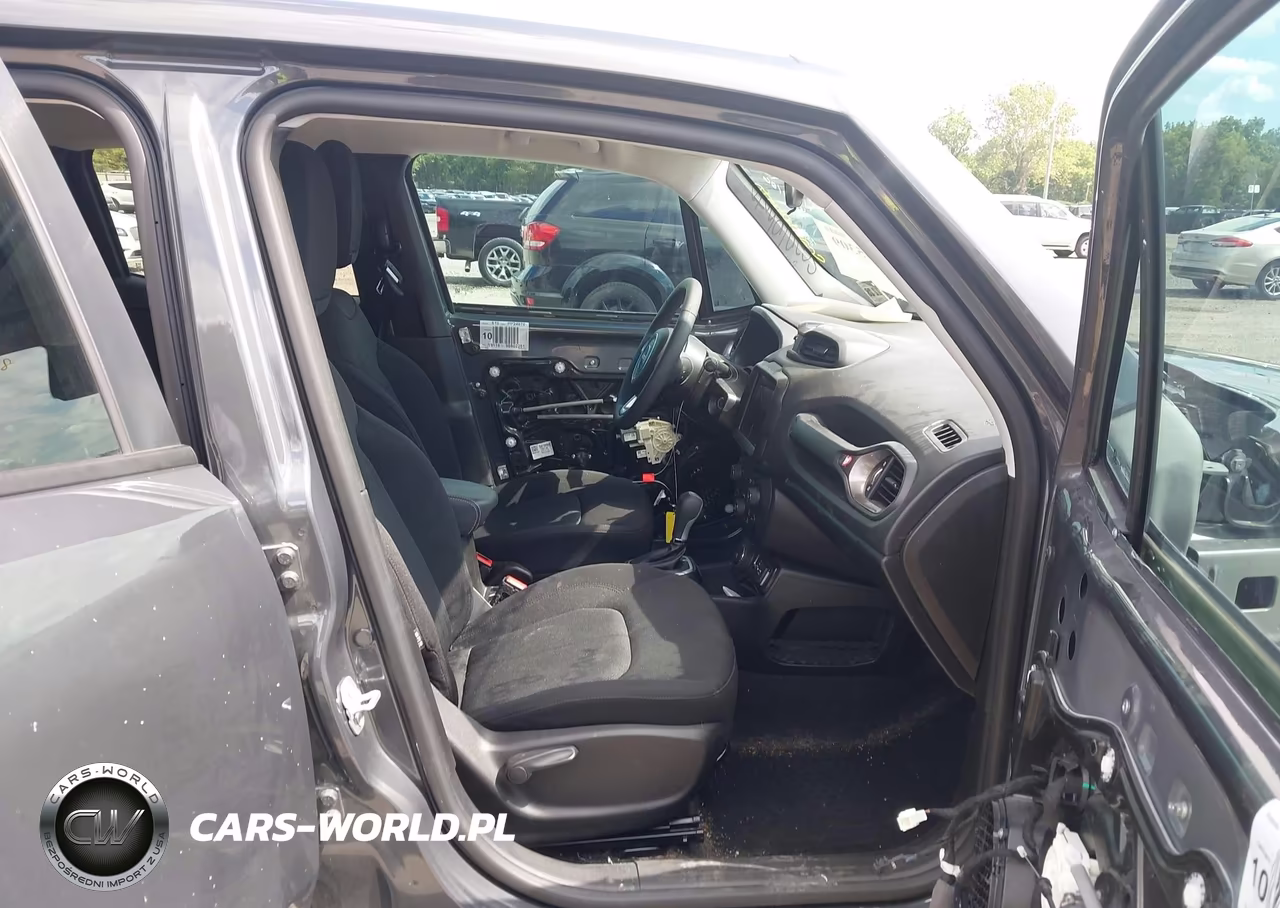 2023 Jeep Renegade Latitude 4X4 VIN:ZACNJDB17PPP24978 - 5