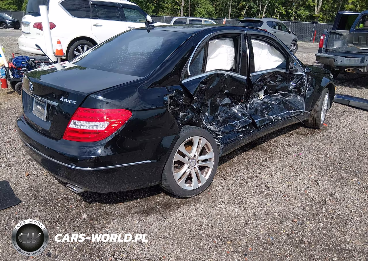 2014 Mercedes-Benz C 300 Luxury 4Matic VIN:WDDGF8AB2ER306881 - 4