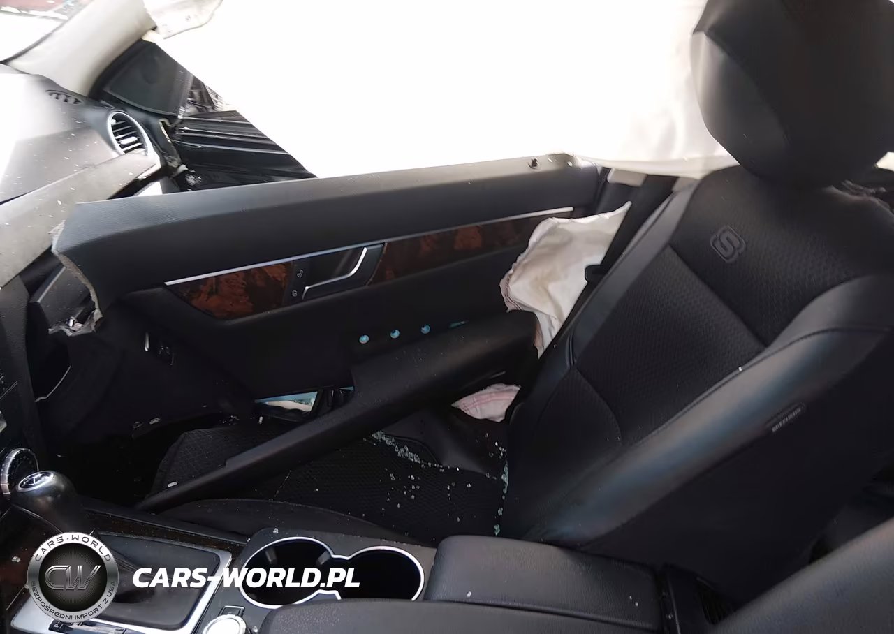 2014 Mercedes-Benz C 300 Luxury 4Matic VIN:WDDGF8AB2ER306881 - 5