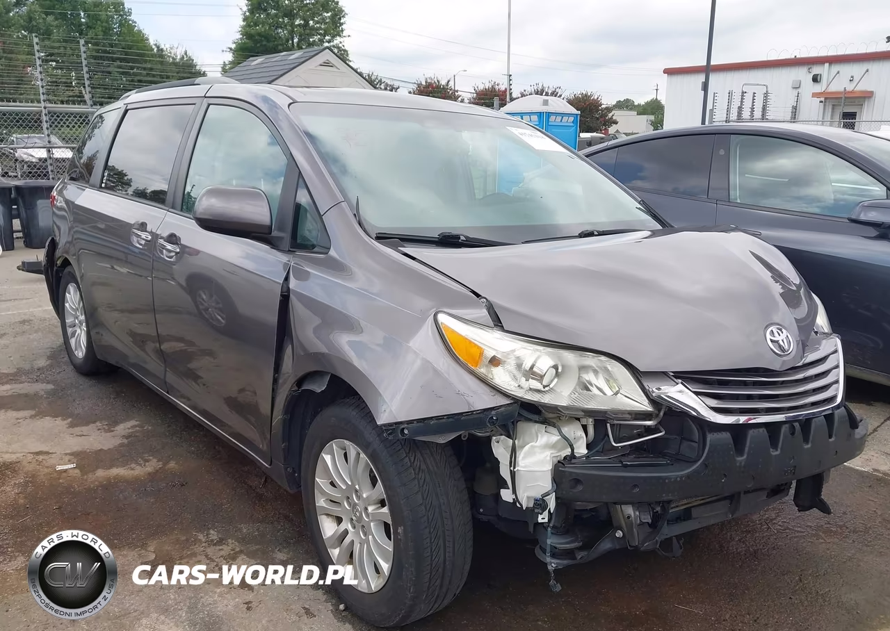 2017 Toyota Sienna Xle 8 Passenger