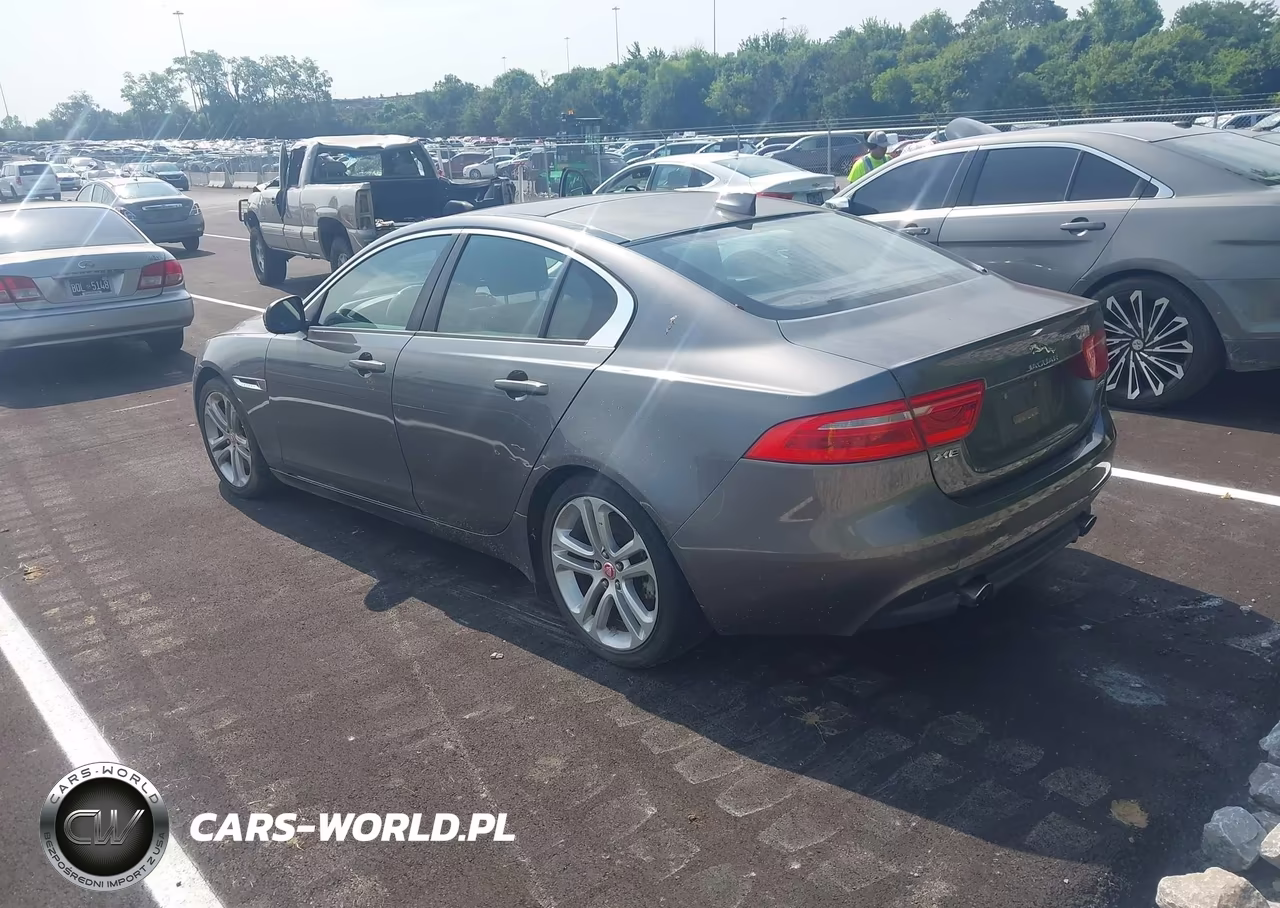 2017 Jaguar Xe 35T Premium VIN:SAJAD4BV3HA971266 - 3