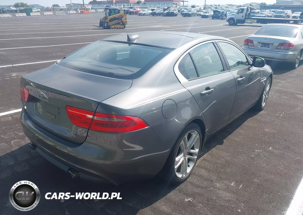 2017 Jaguar Xe 35T Premium VIN:SAJAD4BV3HA971266 - 4