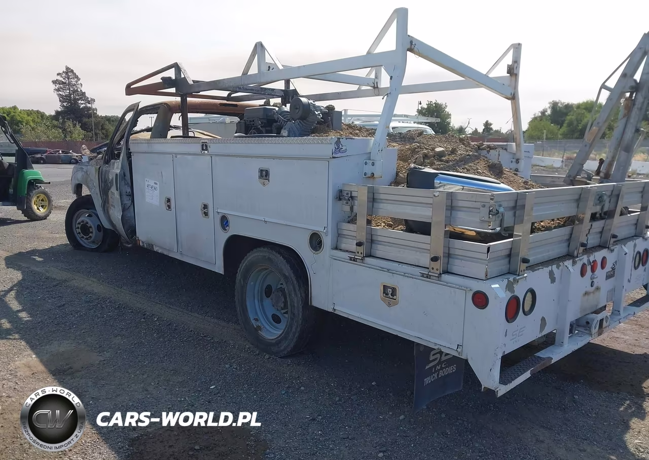 2015 Ford F-450 Chassis Xl-Xlt VIN:1FDUF4HT2FEA48175 - 3