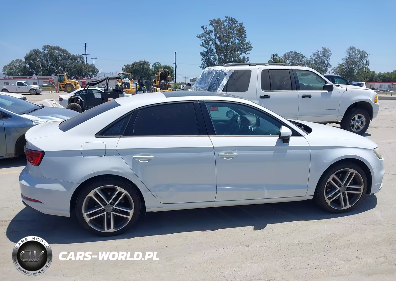 2017 Audi A3 2.0T Premium VIN:WAUAUGFF6H1044102 - 13