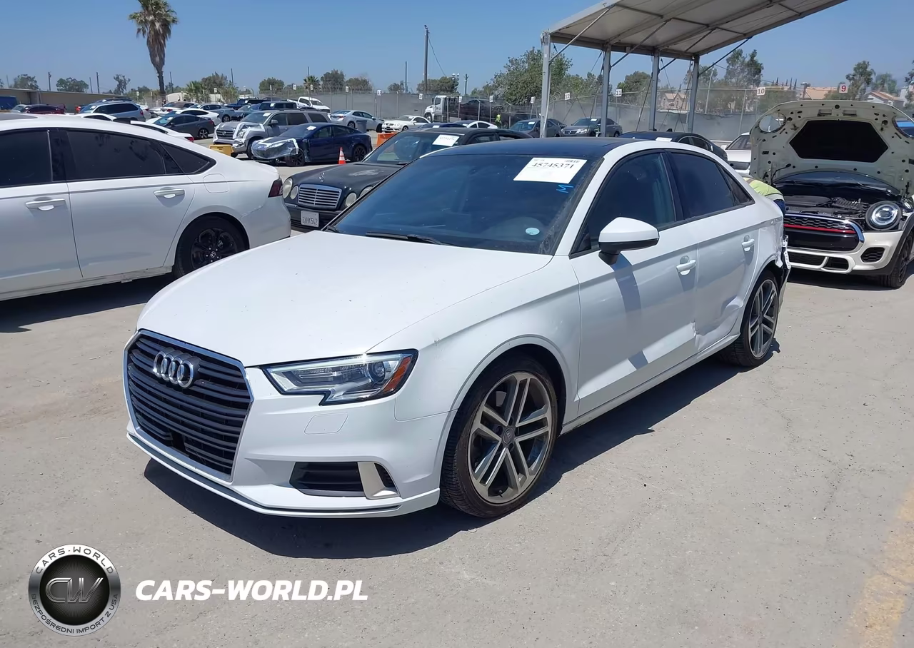 2017 Audi A3 2.0T Premium VIN:WAUAUGFF6H1044102 - 2