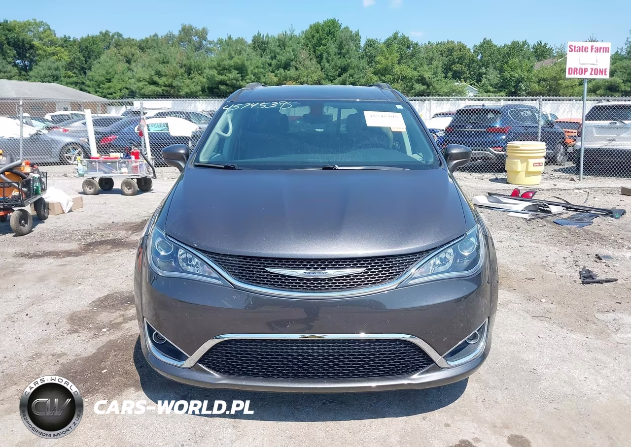2017 Chrysler Pacifica Touring-L VIN:2C4RC1BG8HR501850 - 13