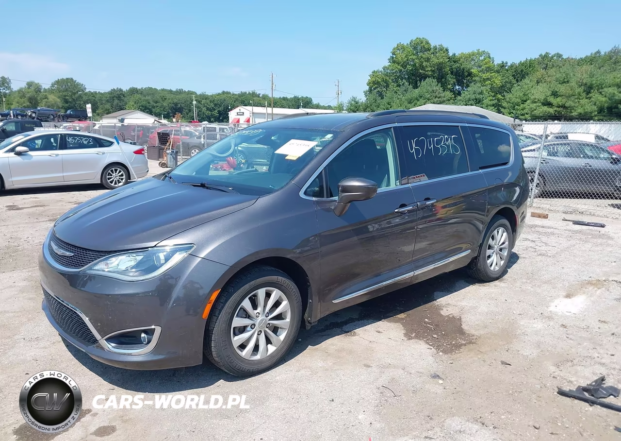 2017 Chrysler Pacifica Touring-L VIN:2C4RC1BG8HR501850 - 2