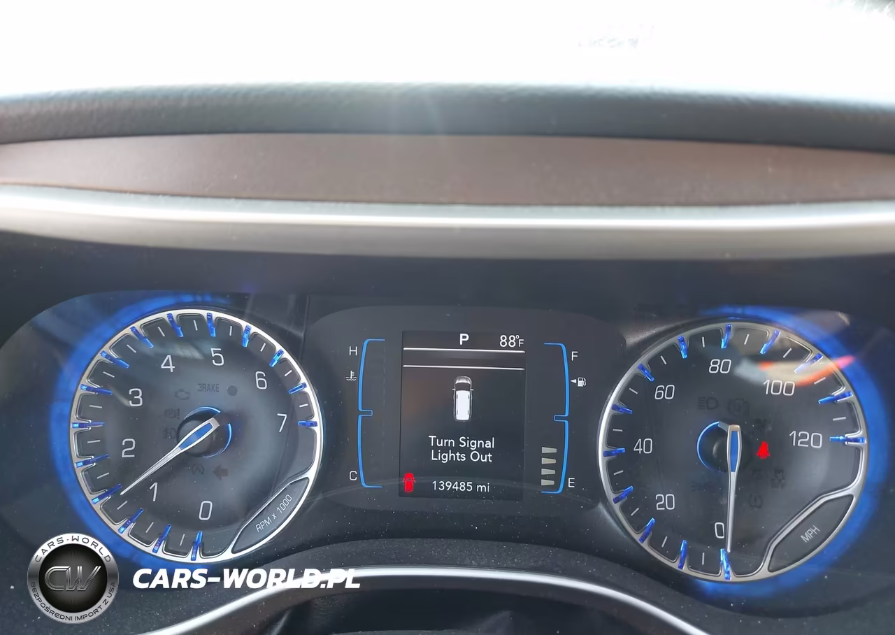 2017 Chrysler Pacifica Touring-L VIN:2C4RC1BG8HR501850 - 7