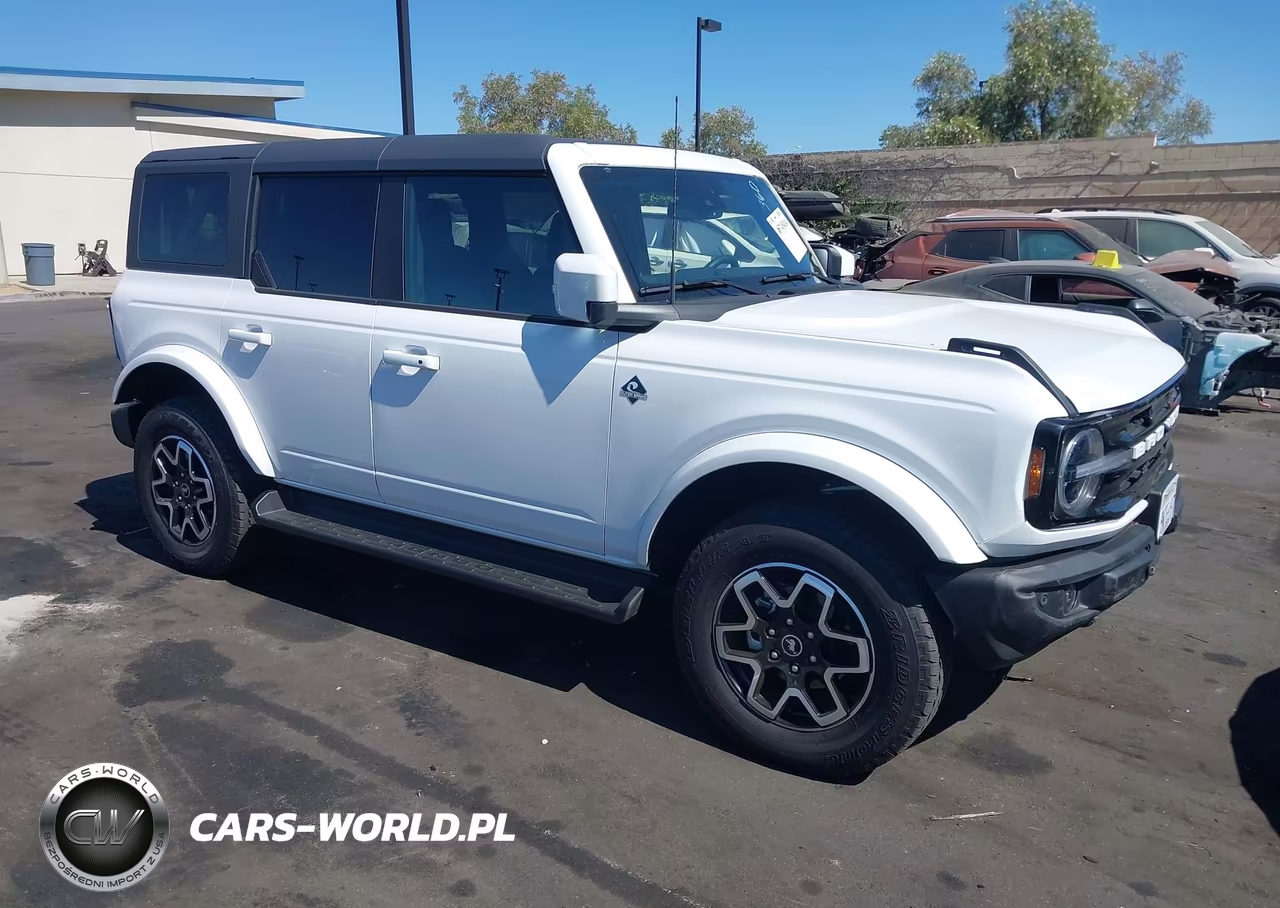 2025 Ford Bronco Outer Banks – zdjęcie 1 z 18