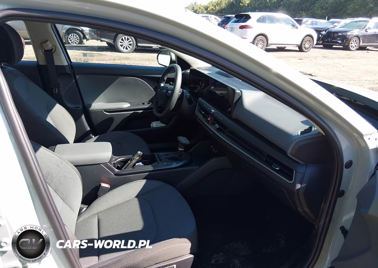 2026 Kia K4 Lxs VIN:3KPFT4DEXTE350648 - 5